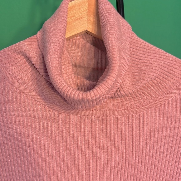 Urban M/S Lilac Turtleneck Stretchy Long Sleeve Plain Design - Picture 4 of 7